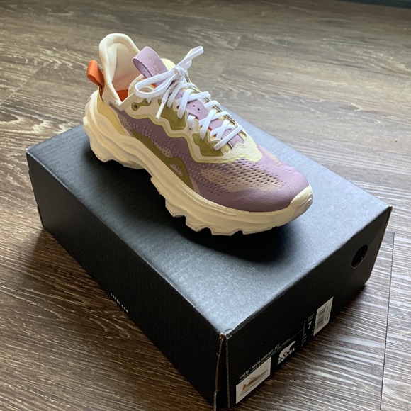 Sorel Kinetic Breakthru Day Lace Sneaker - Picture 2 of 5